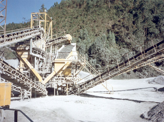 Dust Foam Suppression on a Crusher - After Suppression